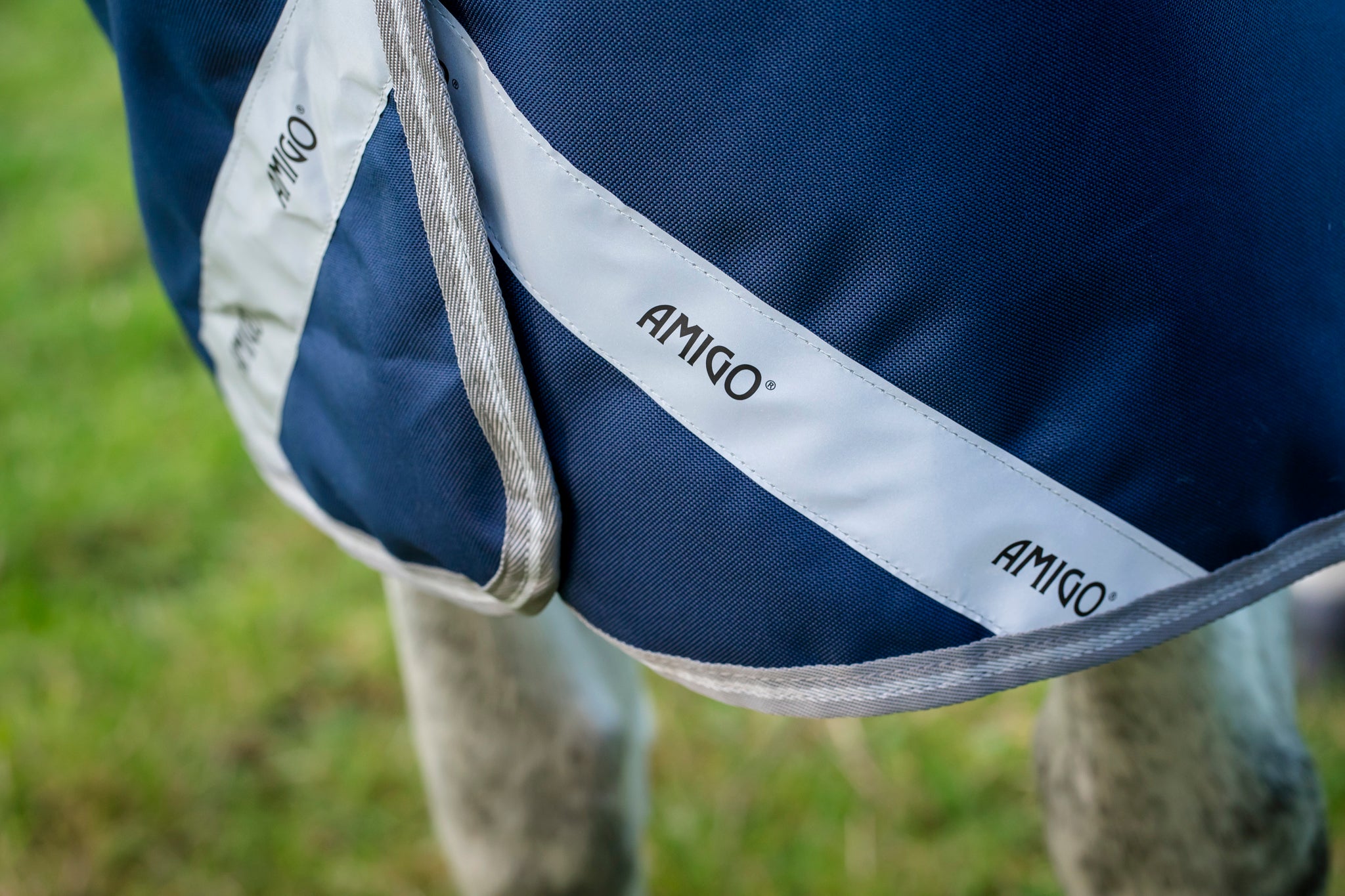 Amigo 1200D FieldSafe Plus Turnout 50g, inkl. hals Regndækken / Overgangsdækken