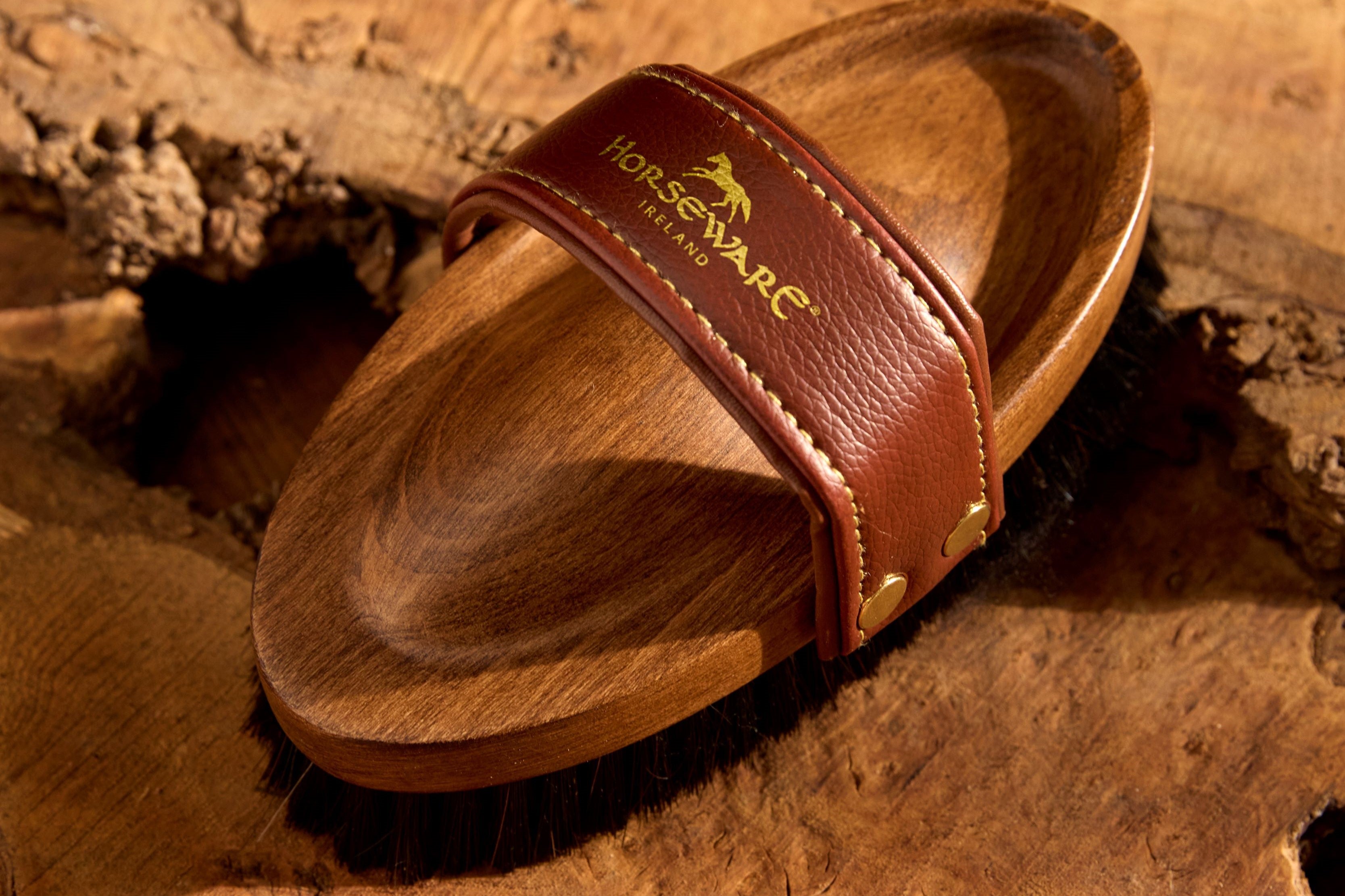 Horseware Signature Polish Brush / Strigle. Glansbørste – Den perfekte finish til en skinnende pels