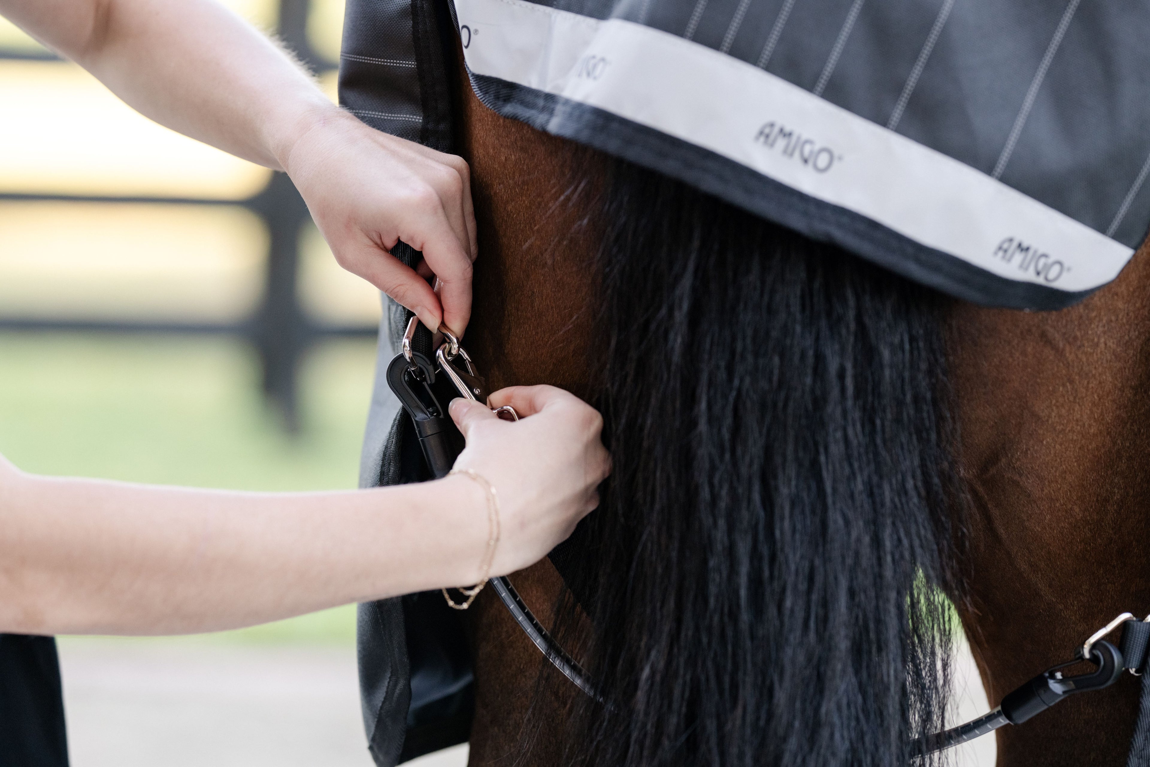 Elastiske Benstropper  fra Horseware (2 stk.) - Ekstra stabilitet og sikker pasform til dækkenet