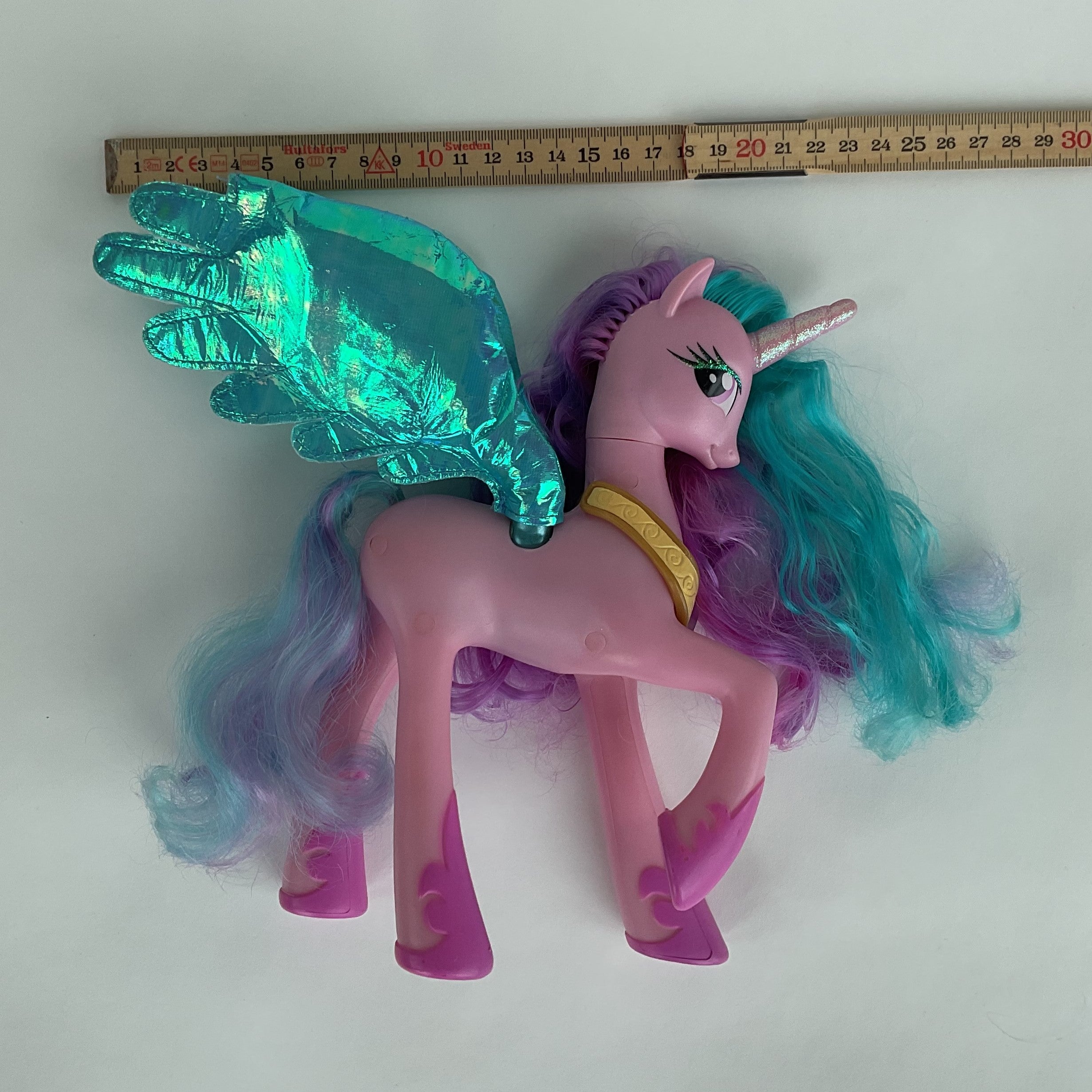 My Little Pony prinsessefigur med lys, lyd og bevægelige vinger – ca. 22 cm