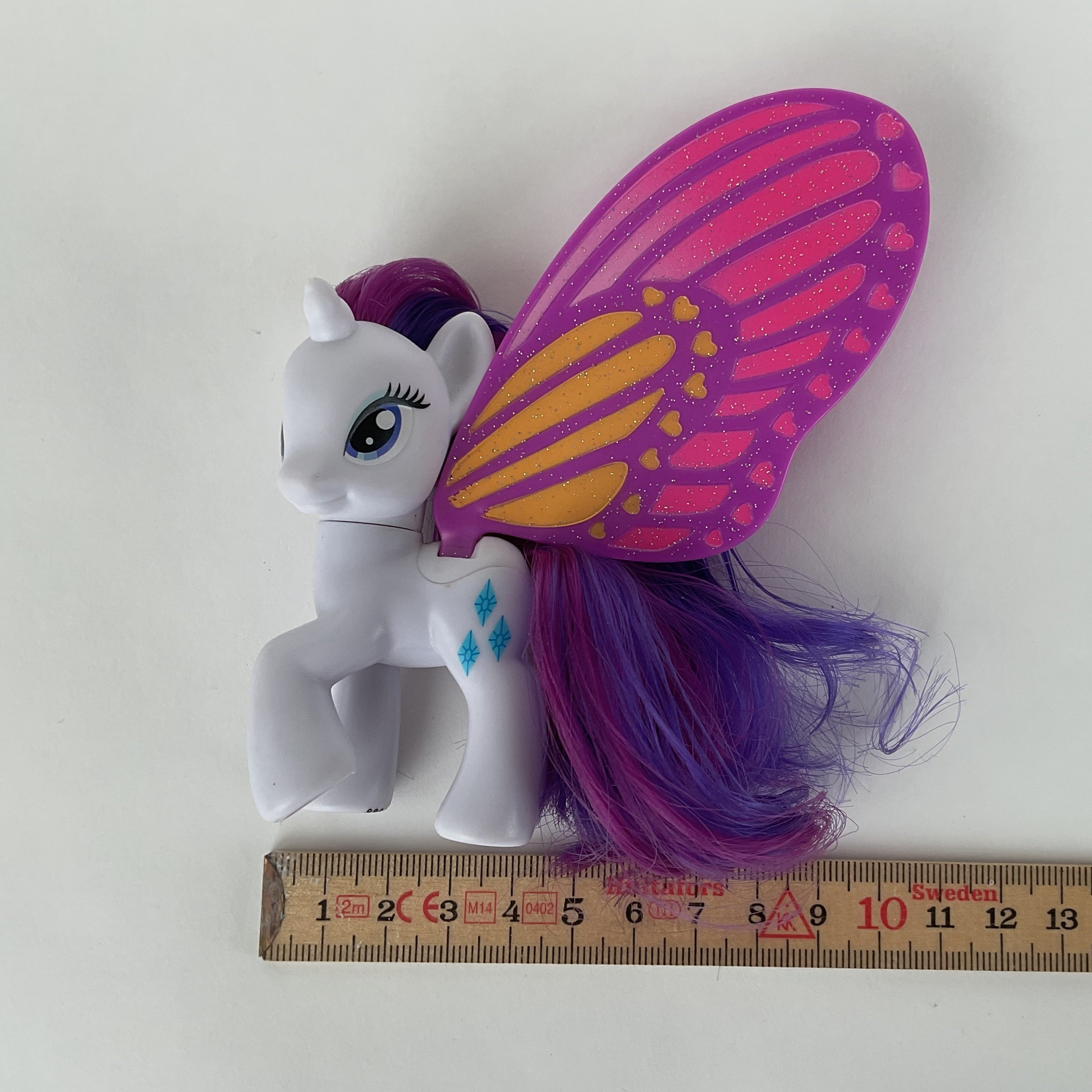 My Little Pony figur med store pink vinger – hvid/lilla – ca. 12 cm
