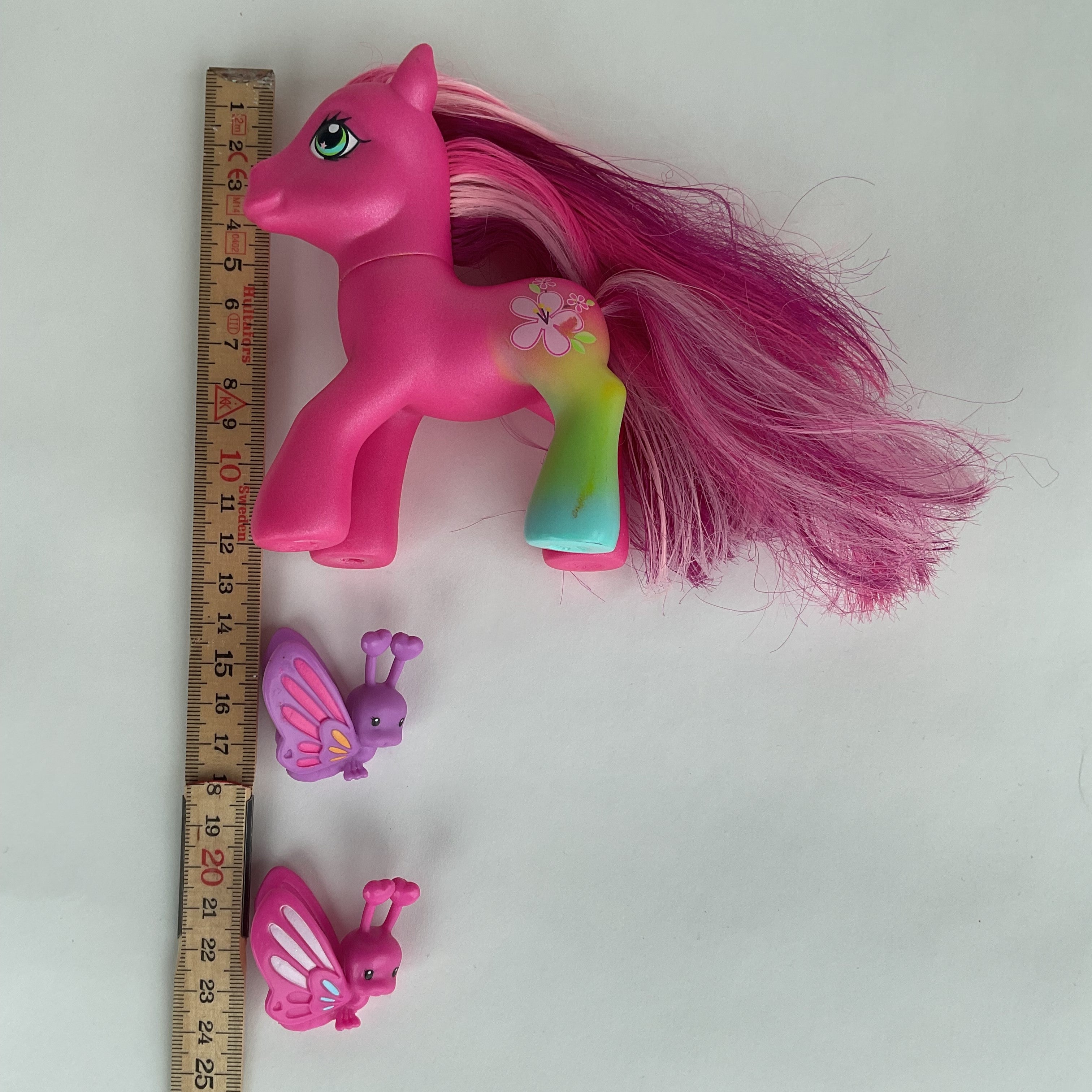 My Little Pony figur med sommerfugle – pink med langt hår – ca. 12 cm