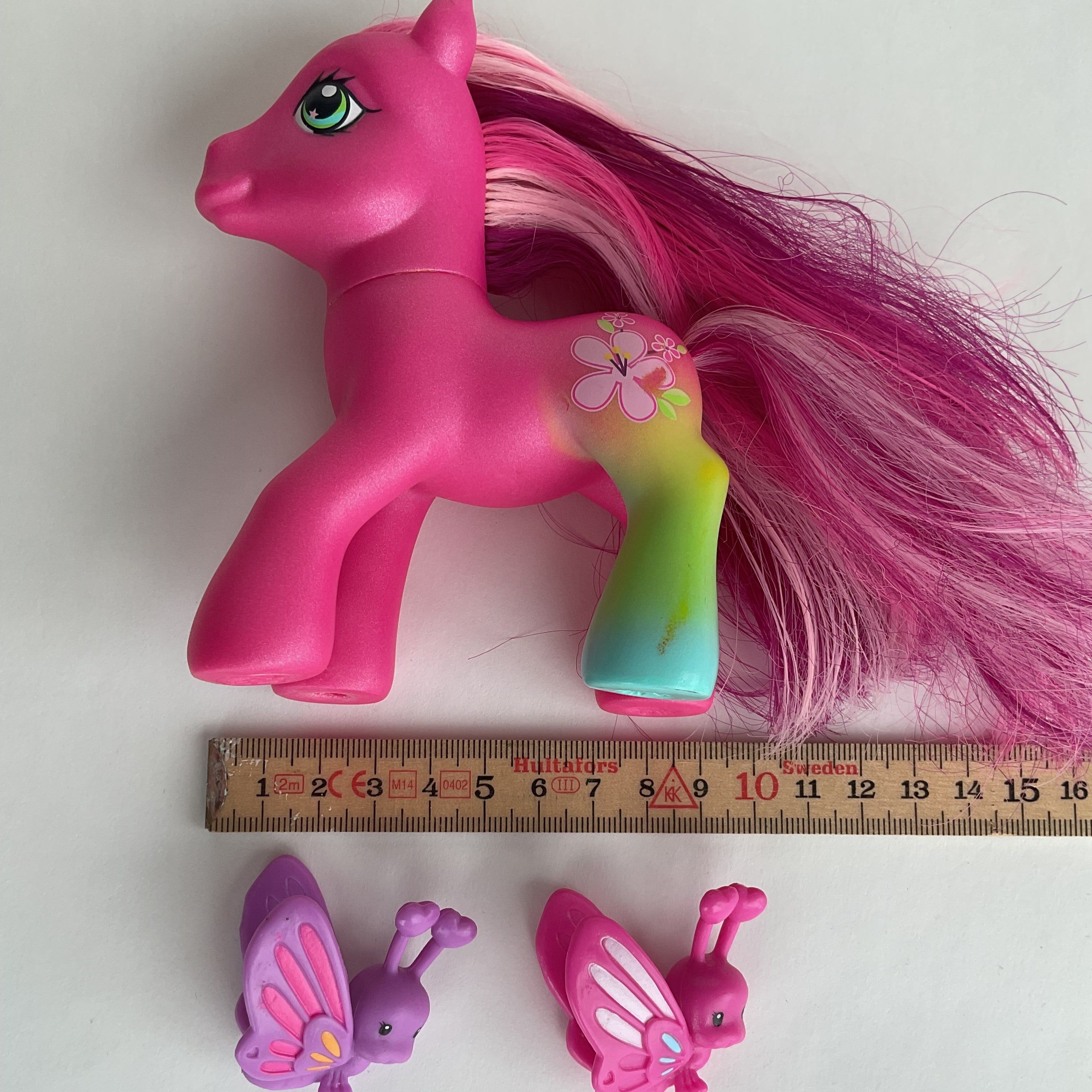 My Little Pony figur med sommerfugle – pink med langt hår – ca. 12 cm