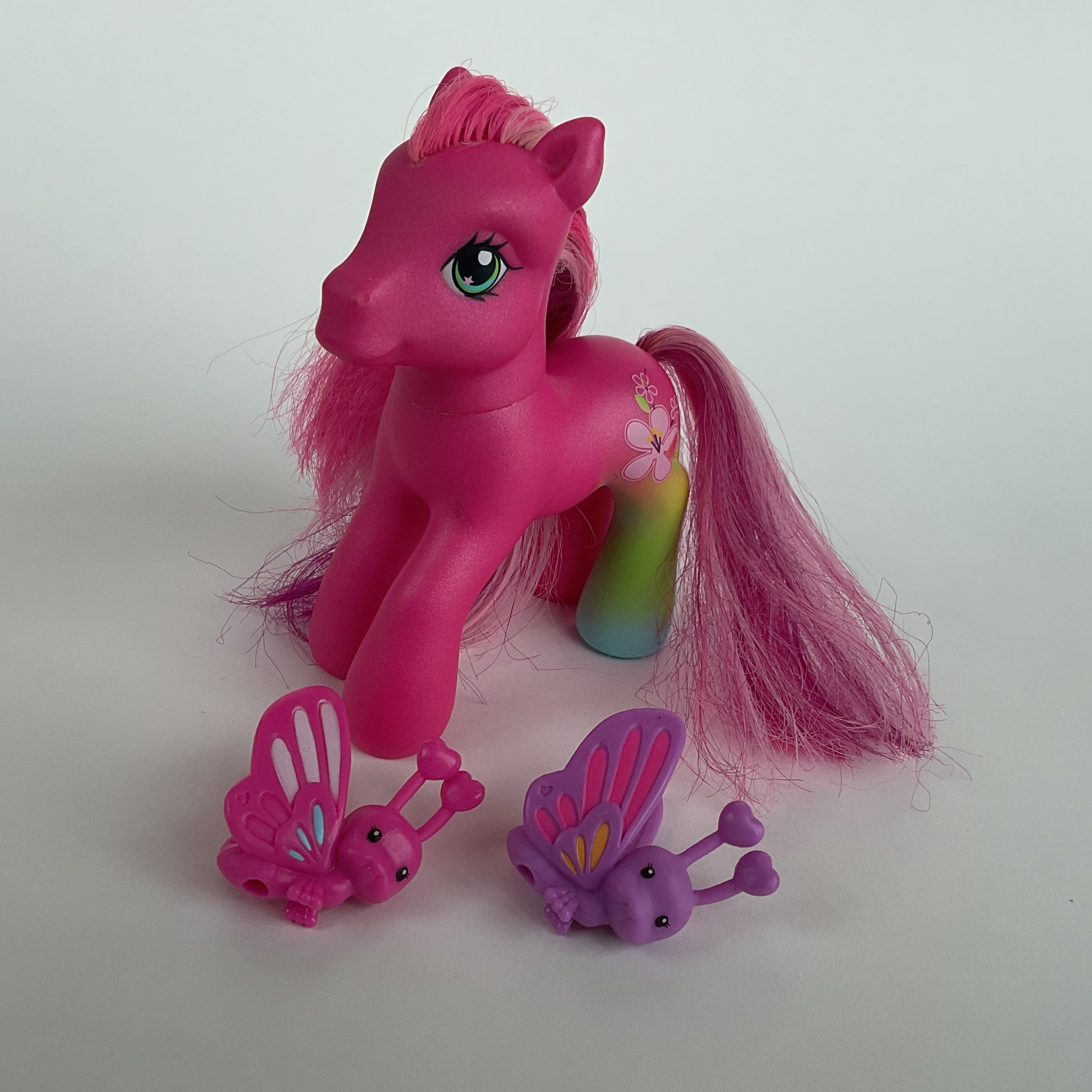 My Little Pony figur med sommerfugle – pink med langt hår – ca. 12 cm
