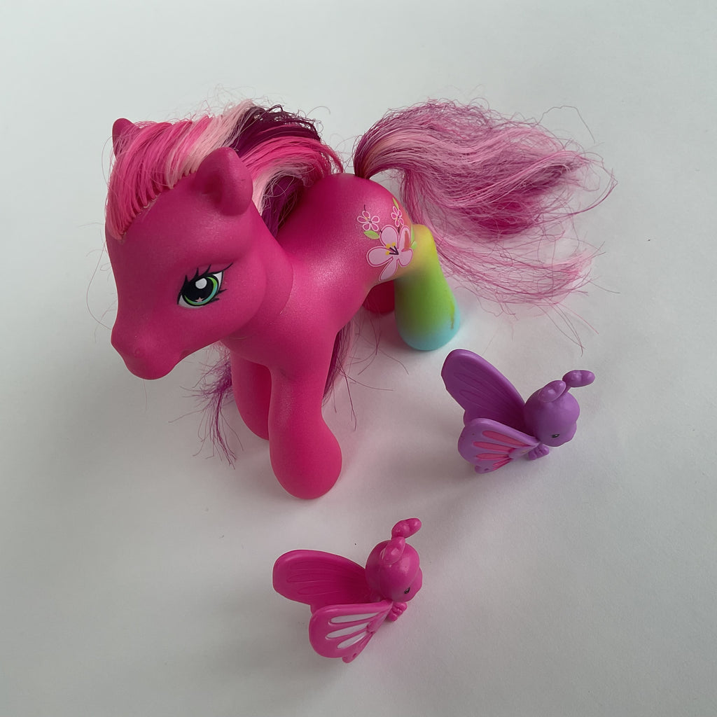 My Little Pony figur med sommerfugle – pink med langt hår – ca. 12 cm