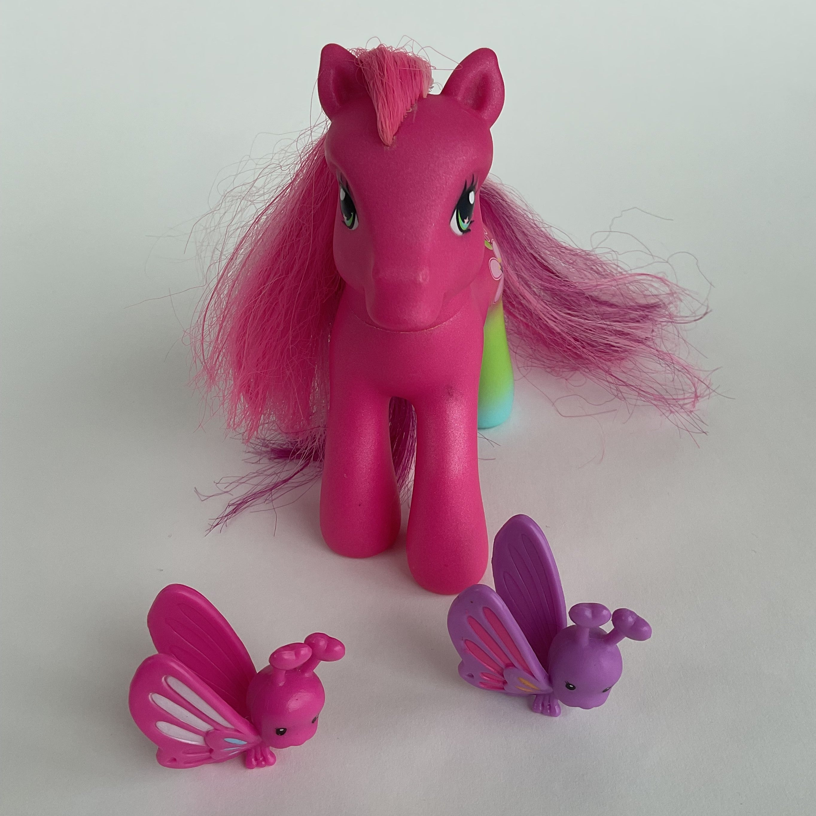 My Little Pony figur med sommerfugle – pink med langt hår – ca. 12 cm