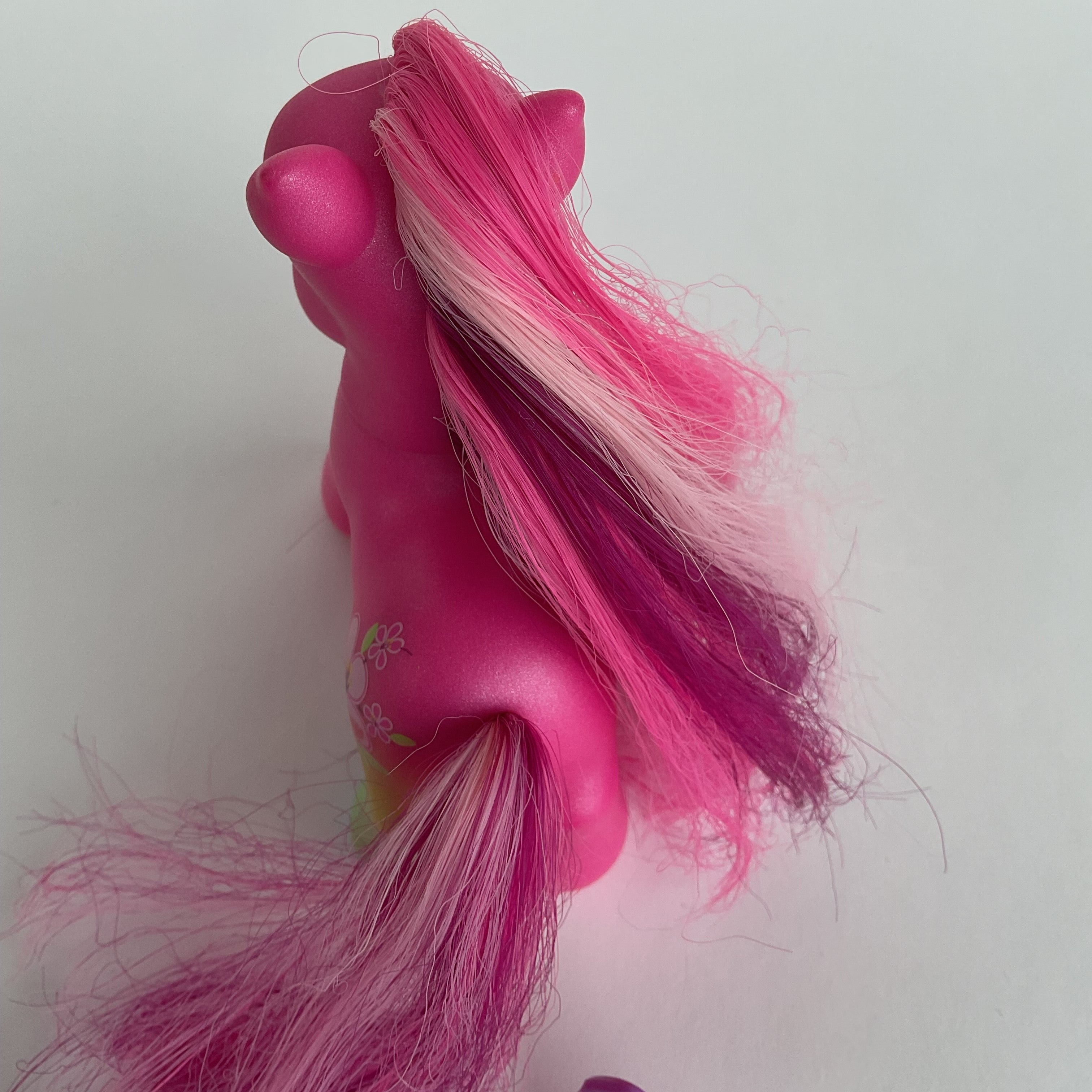My Little Pony figur med sommerfugle – pink med langt hår – ca. 12 cm