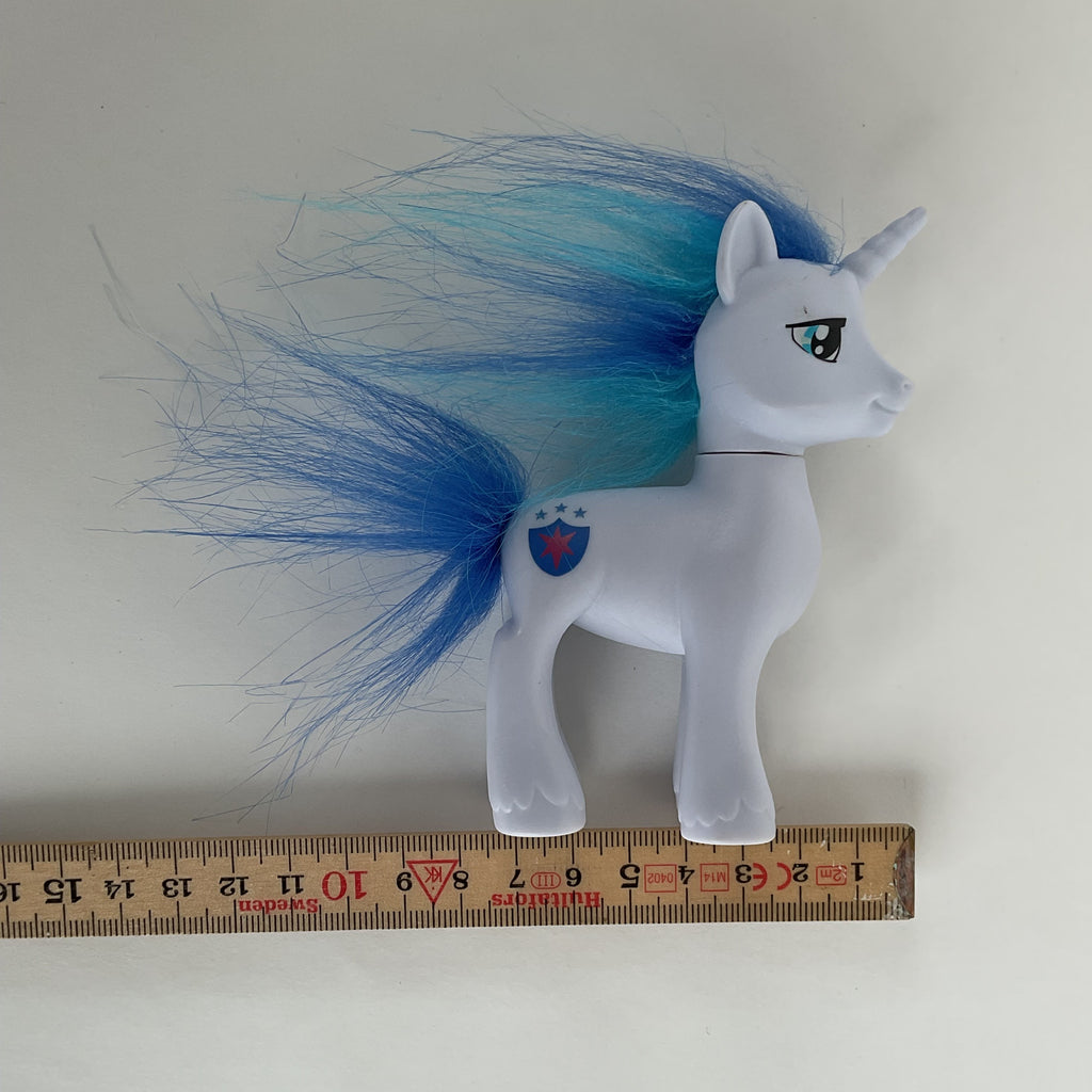 My Little Pony enhjørning – lyseblå med blå man – ca. 11 cm