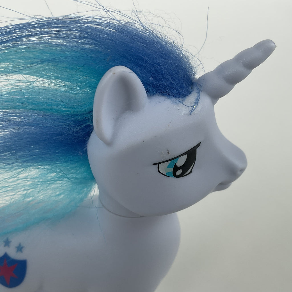 My Little Pony enhjørning – lyseblå med blå man – ca. 11 cm