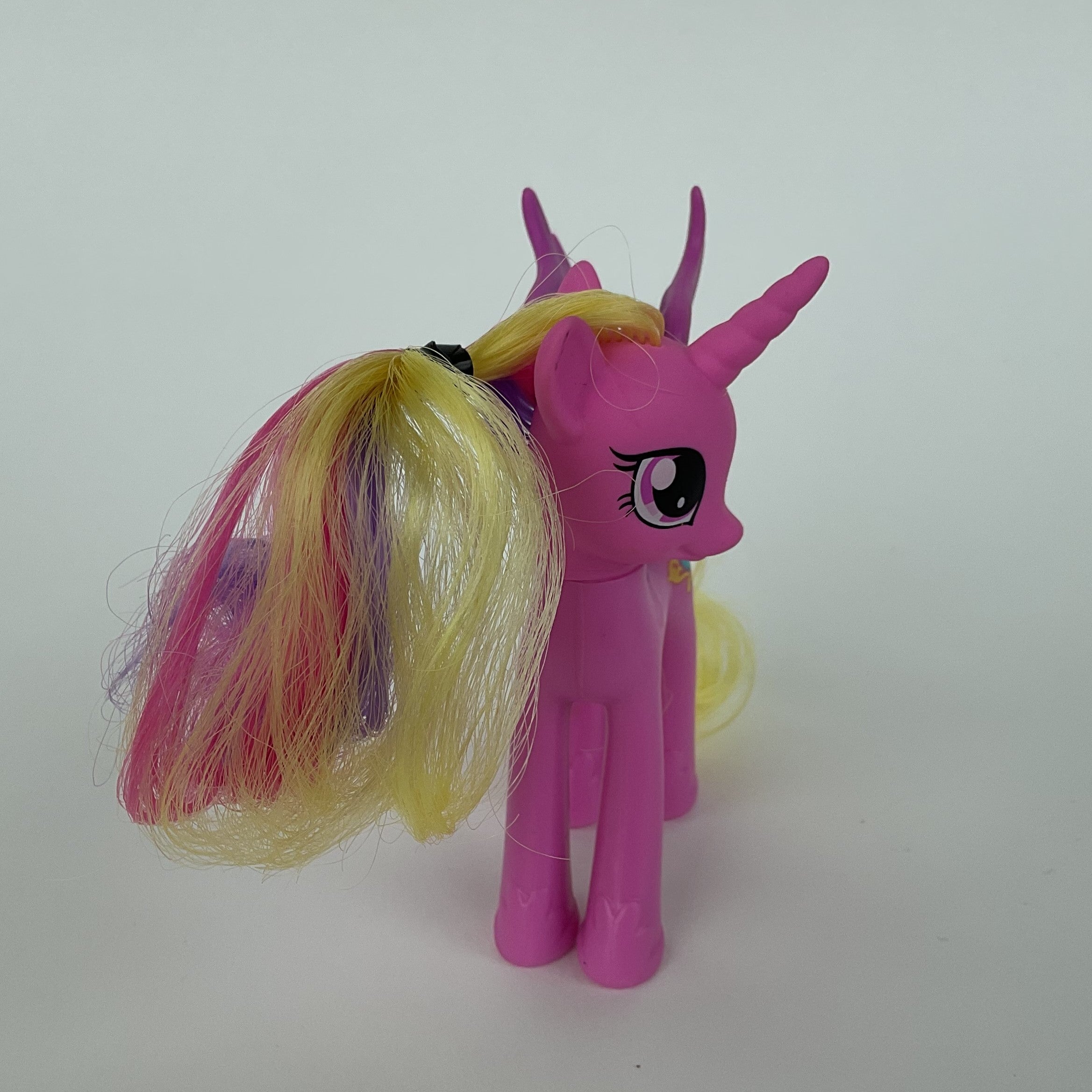 My Little Pony prinsessefigur med vinger – pink/gul – ca. 10,5 cm