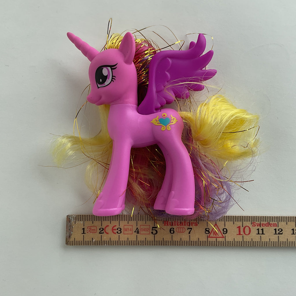 My Little Pony prinsesse pony med vinger, glimmerhår og hårtilbehør – pink/lilla – ca. 11 cm