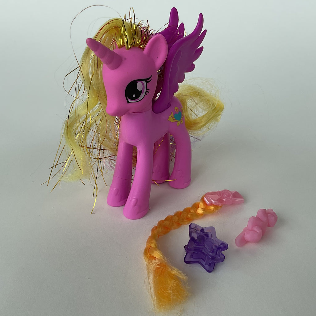 My Little Pony prinsesse pony med vinger, glimmerhår og hårtilbehør – pink/lilla – ca. 11 cm