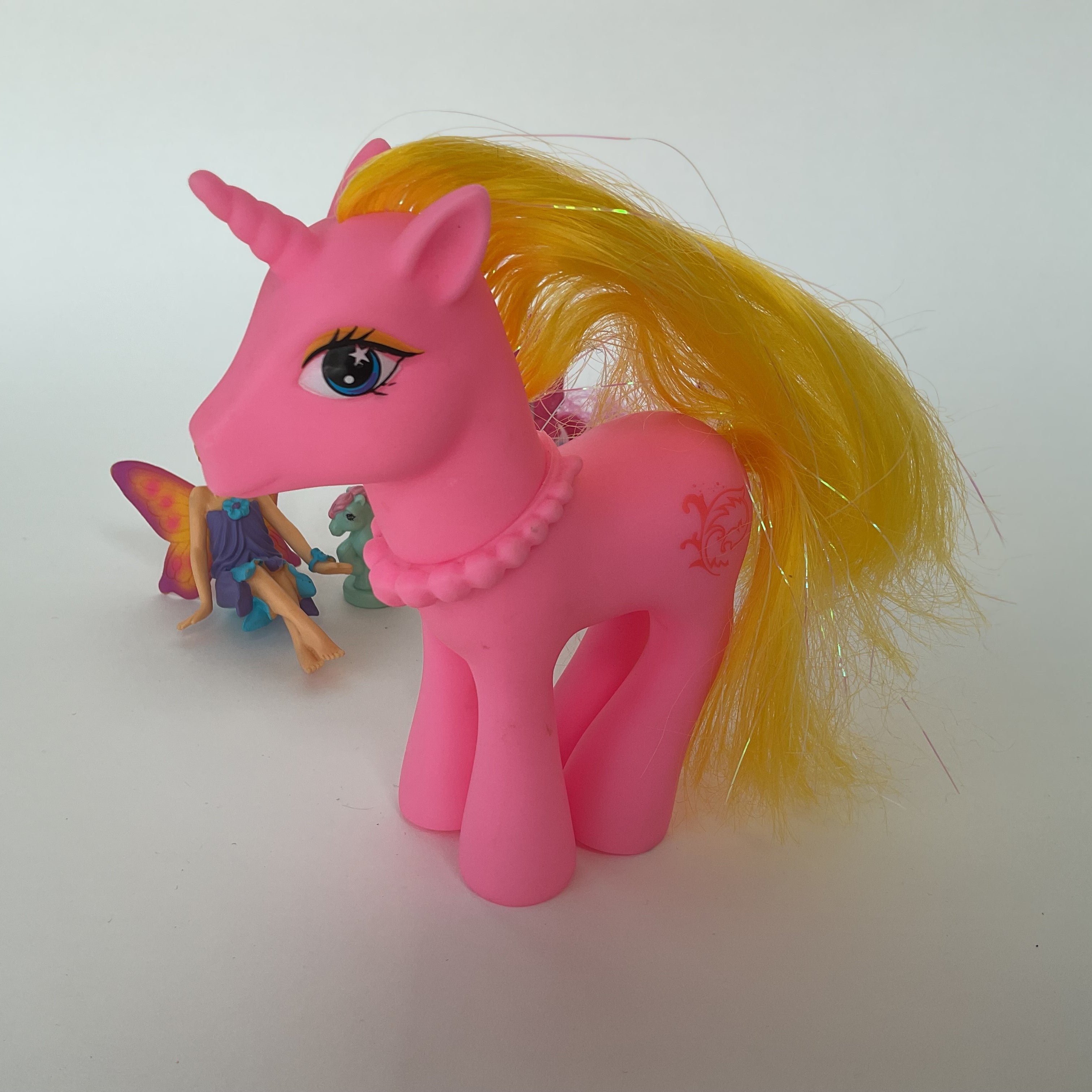 Ponyfigurer med stor lyserød enhjørning, små ponyer og fe, 5 stk. – ca. 3-13 cm