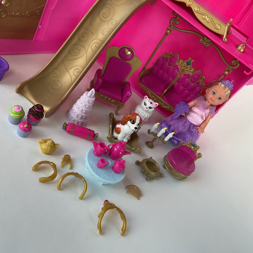 Prinsesseslot med masser af tilbehør – str. ca. 28 x 28 cm