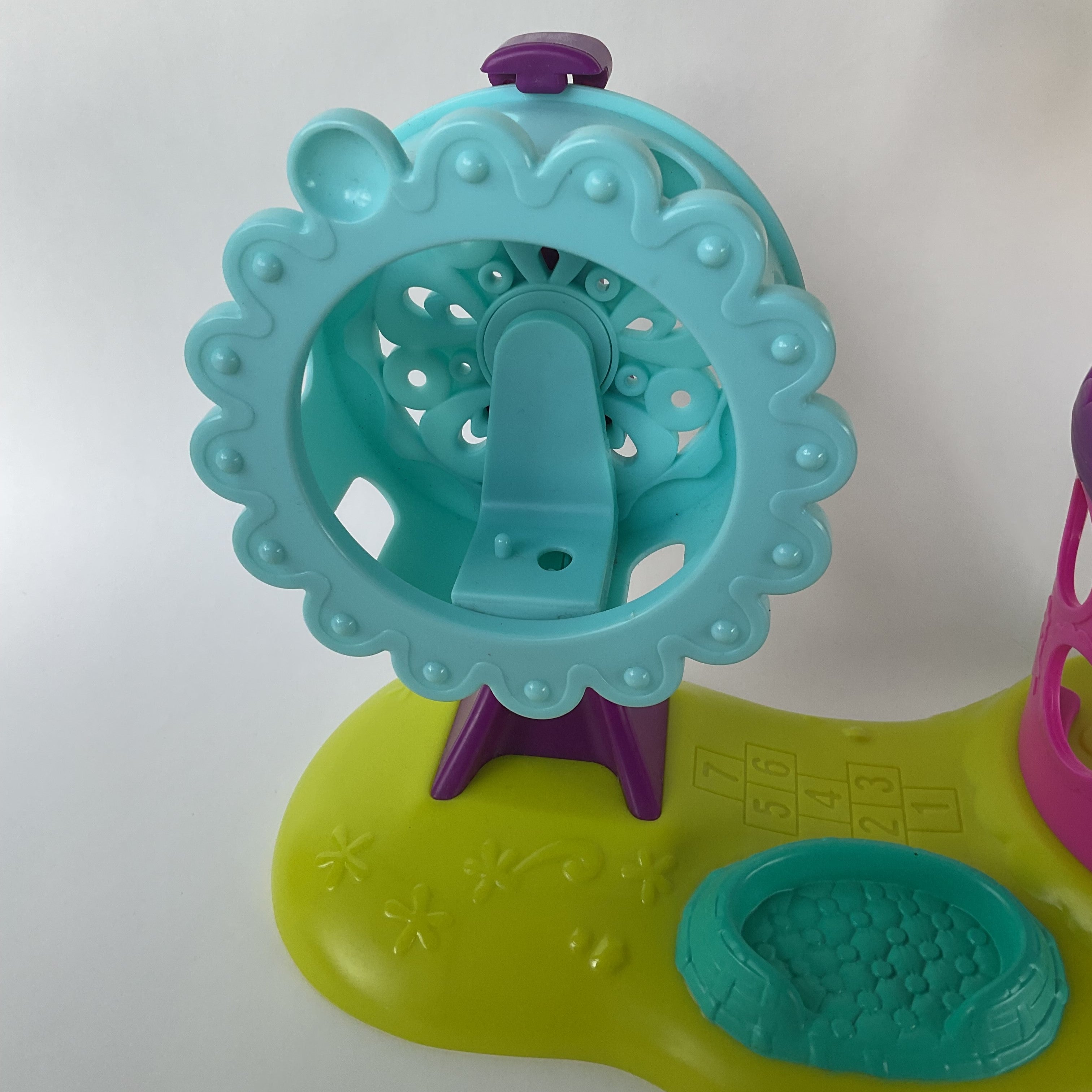 Pet Shop / kæledyrs legeplads med funktioner – str. ca. 35 x 30 cm